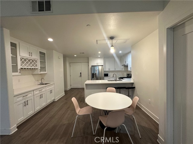 56 E Duarte Road, Arcadia CA: https://media.crmls.org/medias/369e23ad-769d-46ef-bf8b-e9e8ba3c71b3.jpg
