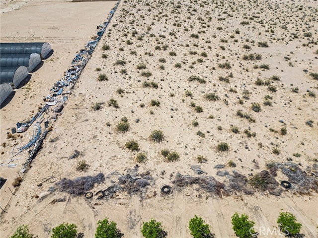 34700 Rabbit Springs Road, Lucerne Valley CA: https://media.crmls.org/medias/369e5e29-a0cd-4acd-81e9-05e50cd0dfc7.jpg