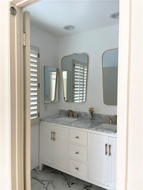 24041 Mariano Street, Woodland Hills CA: https://media.crmls.org/medias/369e72be-1d82-4f5d-be4d-aa6ad8276357.jpg