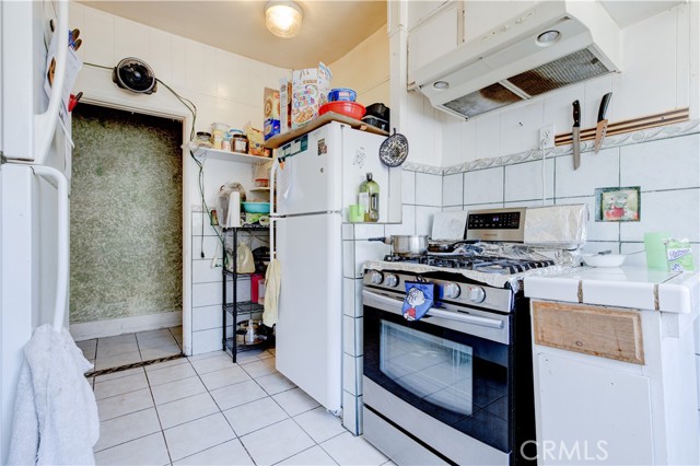 Detail Gallery Image 11 of 30 For 2213 S Bronson Ave, Los Angeles,  CA 90018 - – Beds | – Baths