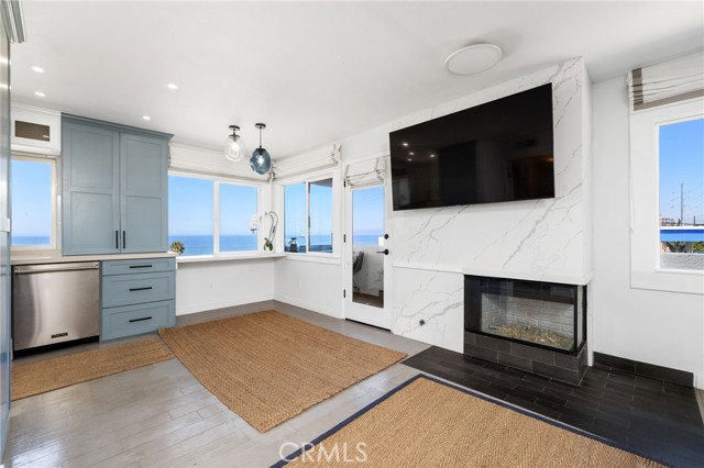208 45th Street, Manhattan Beach CA: https://media.crmls.org/medias/369edbdb-b568-40cc-96c9-49044cc81527.jpg
