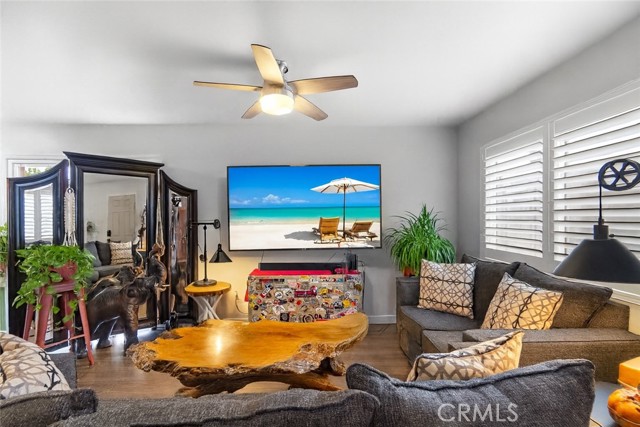 Detail Gallery Image 12 of 27 For 26146 Gravett Pl, Saugus,  CA 91350 - 4 Beds | 3 Baths