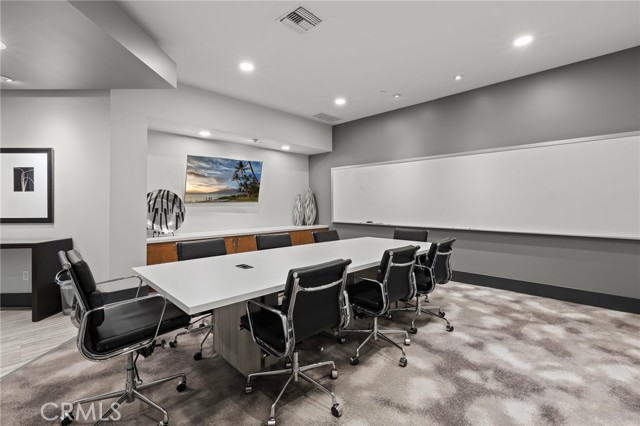 400 W Ocean Boulevard, Long Beach CA: https://media.crmls.org/medias/369eea8f-9a3e-45b3-88b0-8fd97e7c0aa2.jpg