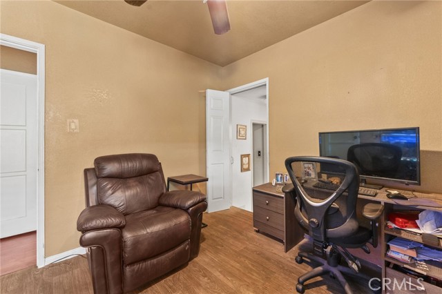 Detail Gallery Image 14 of 41 For 664 E Barry Dr, Long Beach,  CA 90805 - 3 Beds | 2 Baths