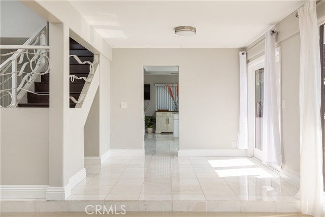 Detail Gallery Image 5 of 25 For 16871 Saybrook Ln, Huntington Beach,  CA 92649 - 3 Beds | 2/1 Baths