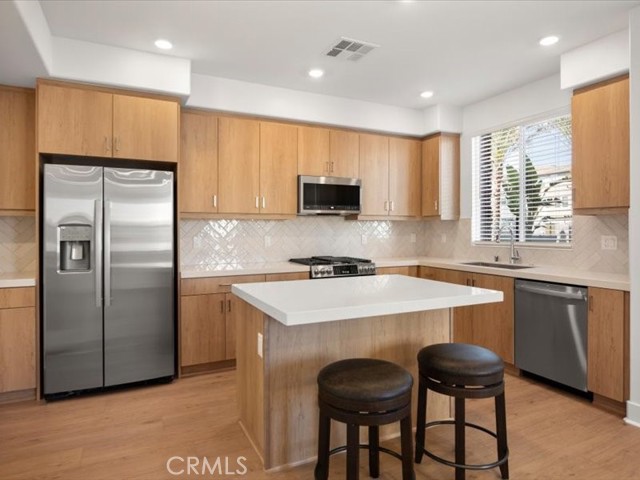 Detail Gallery Image 14 of 58 For 1720 Park St #10,  Anaheim,  CA 92805 - 4 Beds | 3/1 Baths