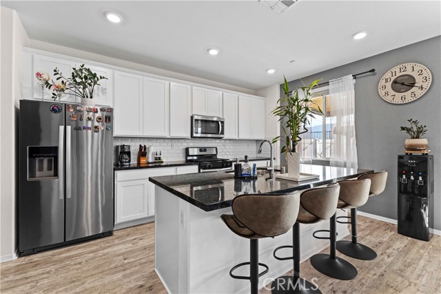 Detail Gallery Image 10 of 33 For 29109 Soraya, Lake Elsinore,  CA 92530 - 4 Beds | 3 Baths