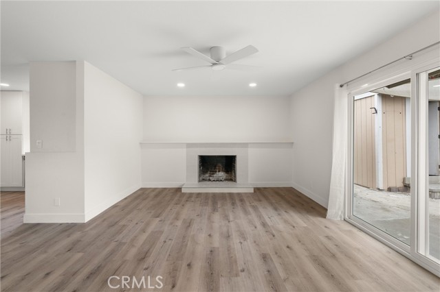 Detail Gallery Image 5 of 23 For 5561 Spa Dr, Huntington Beach,  CA 92647 - 4 Beds | 2 Baths