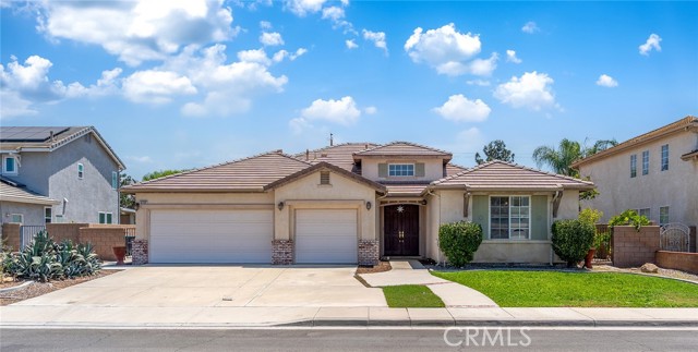 Detail Gallery Image 1 of 50 For 5722 Canoe Dr, Corona,  CA 92880 - 4 Beds | 3 Baths