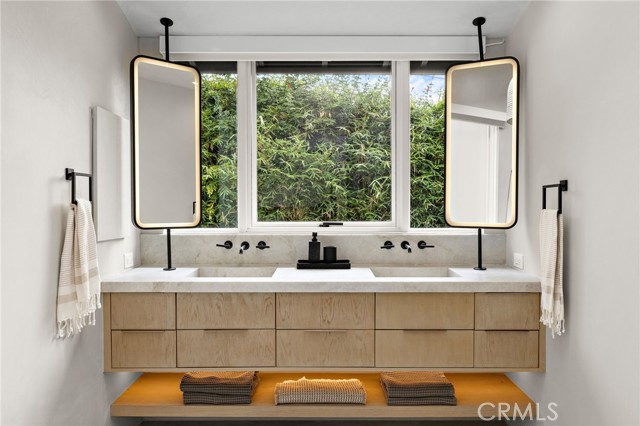 592 Bluebird Canyon Drive, Laguna Beach, California 92651, 3 Bedrooms Bedrooms, ,3 BathroomsBathrooms,Residential Lease,For Rent,592 Bluebird Canyon Drive,CRLG25084326