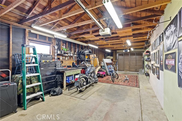 745 N Laurel Avenue, Upland CA: https://media.crmls.org/medias/36a1ddfd-a832-4e60-afa3-73a359969427.jpg