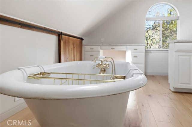 Detail Gallery Image 45 of 72 For 174 Golf Course Rd, Lake Arrowhead,  CA 92352 - 4 Beds | 3/1 Baths