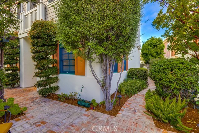 2569 Bungalow Place, Corona del Mar CA: https://media.crmls.org/medias/36a2c7f4-b0d5-41aa-a1e5-125ccb9b6732.jpg