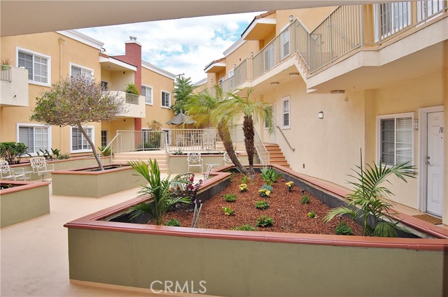 Detail Gallery Image 2 of 24 For 1215 E San Antonio Dr, Long Beach,  CA 90807 - 2 Beds | 2 Baths