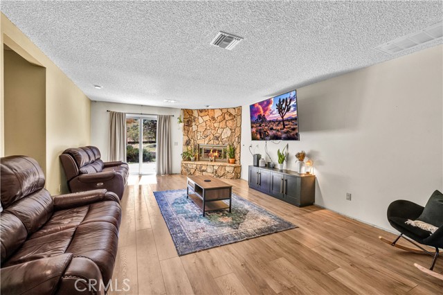 Detail Gallery Image 3 of 45 For 56527 El Dorado Dr, Yucca Valley,  CA 92284 - 4 Beds | 2/1 Baths