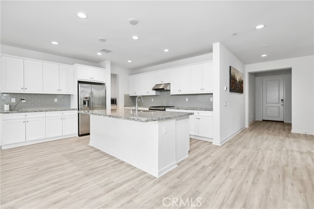 Detail Gallery Image 5 of 38 For 2941 E Travertine St, Ontario,  CA 91762 - 5 Beds | 4 Baths