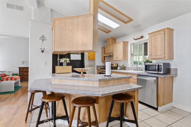 20401 Soledad Canyon Road, Canyon Country CA: https://media.crmls.org/medias/36a433b4-9633-4ec4-8ac5-6dd4682ac36b.jpg