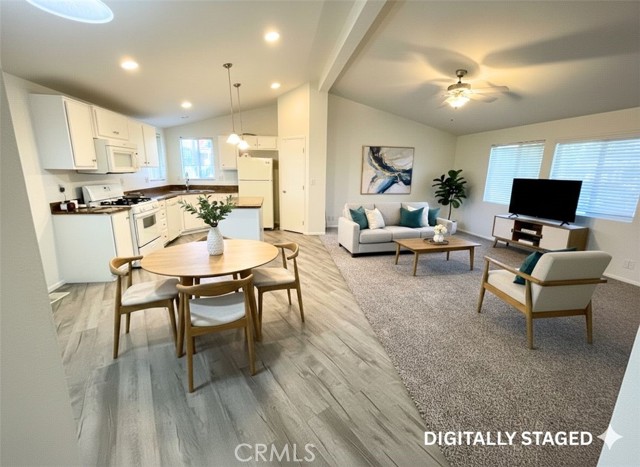 Detail Gallery Image 6 of 18 For 2205 W Acacia Ave #6,  Hemet,  CA 92545 - 3 Beds | 2 Baths