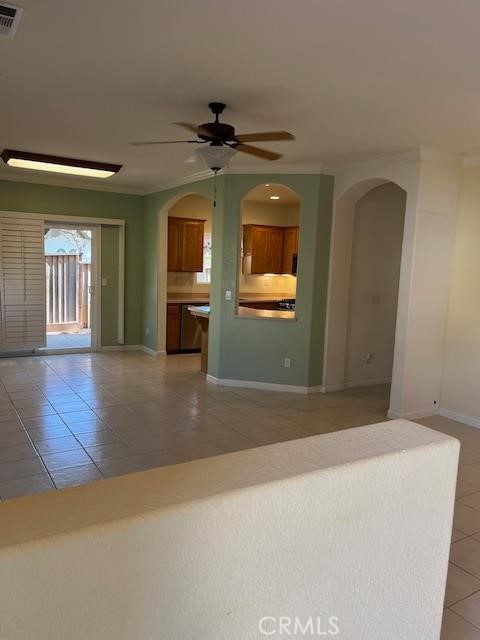 Detail Gallery Image 4 of 21 For 812 via Rosa, Los Banos,  CA 93635 - 3 Beds | 2 Baths