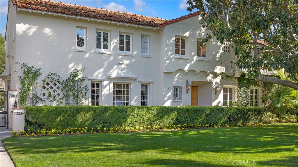 2003 N Victoria Drive