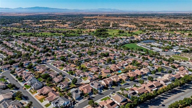 40266 Racquet, Palmdale CA: https://media.crmls.org/medias/36a5b255-02e1-4a95-b67a-060f8b0e2f81.jpg
