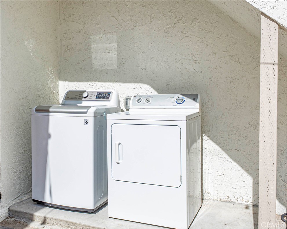 https://media.crmls.org/medias/36a72a60-7380-412f-9fac-98490067ba18.jpg?preset=X-Large
