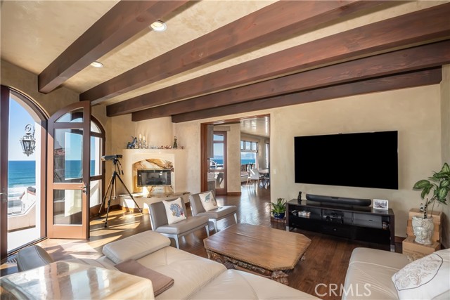 Detail Gallery Image 7 of 19 For 221 30th St, Manhattan Beach,  CA 90266 - 4 Beds | 4/1 Baths