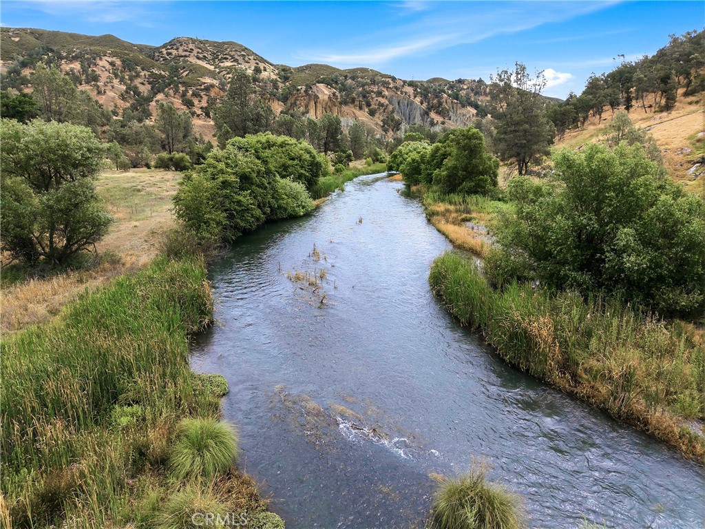https://media.crmls.org/medias/36a7fc0f-7955-4019-962b-3fcfa26451eb.jpg?preset=X-Large