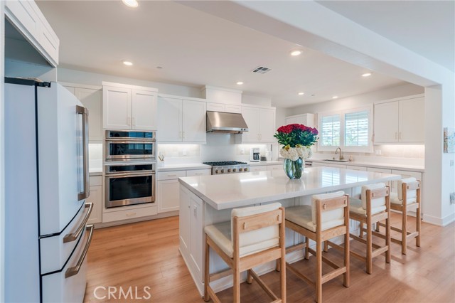 Detail Gallery Image 9 of 49 For 9672 Dawning Dr, Huntington Beach,  CA 92646 - 5 Beds | 4/1 Baths