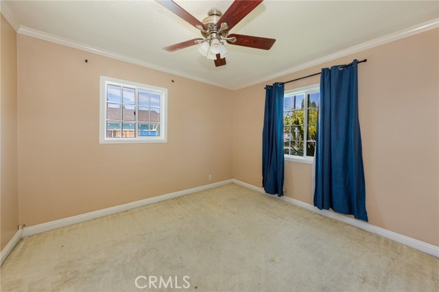 Detail Gallery Image 11 of 15 For 7247 Donna Ave, Reseda,  CA 91335 - 4 Beds | 2 Baths