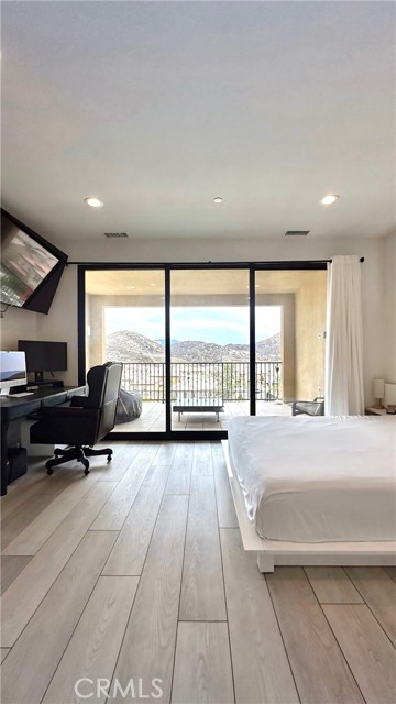 19028 Sark Place, Canyon Country CA: https://media.crmls.org/medias/36a8d294-ecc4-4a9e-a4cc-a15e96173c09.jpg