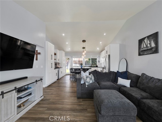 Detail Gallery Image 4 of 27 For 27936 Beacon, Castaic,  CA 91384 - 3 Beds | 2 Baths