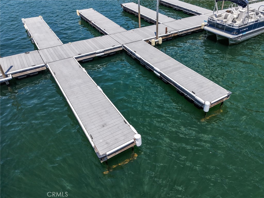 https://media.crmls.org/medias/36a9a952-12eb-4196-921d-2b67f61fd37c.jpg?preset=X-Large