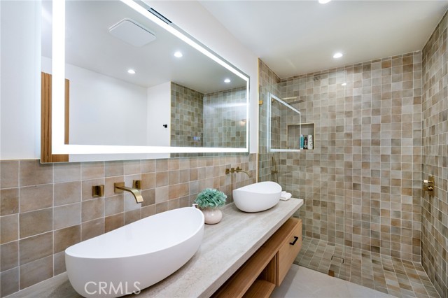 4 Bed Home for Sale in Sherman Oaks, California