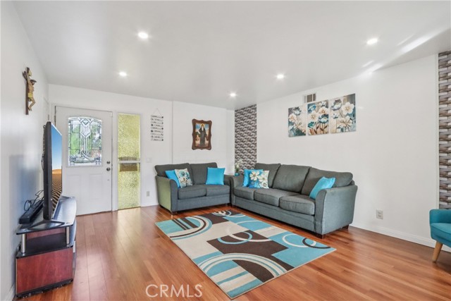 Detail Gallery Image 7 of 17 For 3710 W 224th, Torrance,  CA 90505 - 3 Beds | 2 Baths