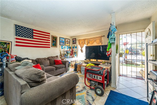 Detail Gallery Image 14 of 41 For 20950 Cajalco Rd, Perris,  CA 92570 - 3 Beds | 2 Baths