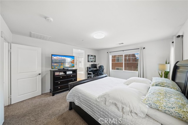 12957 Luna Street, Eastvale CA: https://media.crmls.org/medias/36ac625c-96ff-414f-989e-ed509e79d9d3.jpg