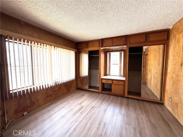 1049 W 65th Place, Los Angeles CA: https://media.crmls.org/medias/36ac6721-d8e5-4c57-9e16-f8c4c7aae8f9.jpg