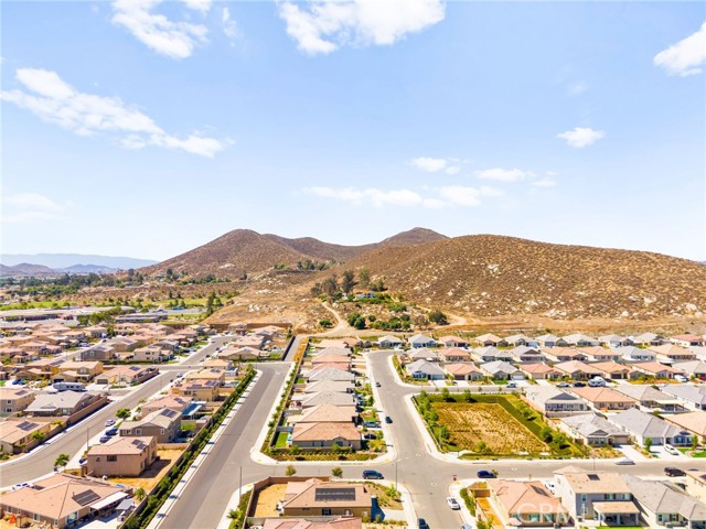 27108 Oncore Drive, Menifee CA: https://media.crmls.org/medias/36ad59b9-abaa-4f4f-abb4-99cba635fb66.jpg