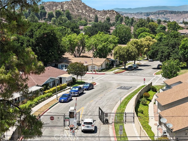 Detail Gallery Image 36 of 50 For 19118 Avenue of the Oaks #B,  Newhall,  CA 91321 - 2 Beds | 1 Baths