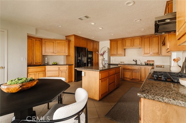 3837 Paseo De Las Tortugas, Torrance CA: https://media.crmls.org/medias/36aea52f-3f0a-4a5a-a4c2-6e87c0bc77ee.jpg