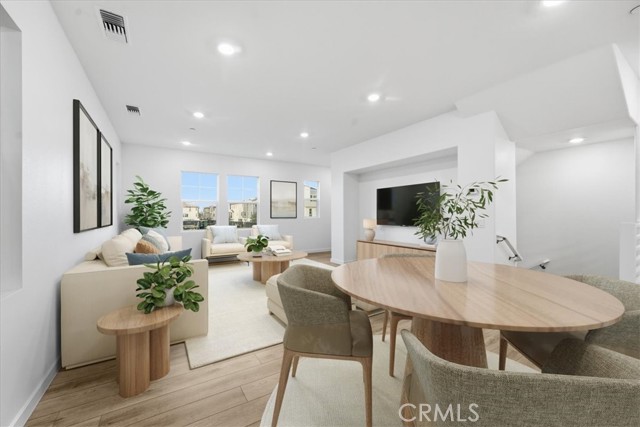 Detail Gallery Image 5 of 28 For 2520 Bombay St, South El Monte,  CA 91733 - 4 Beds | 3/1 Baths