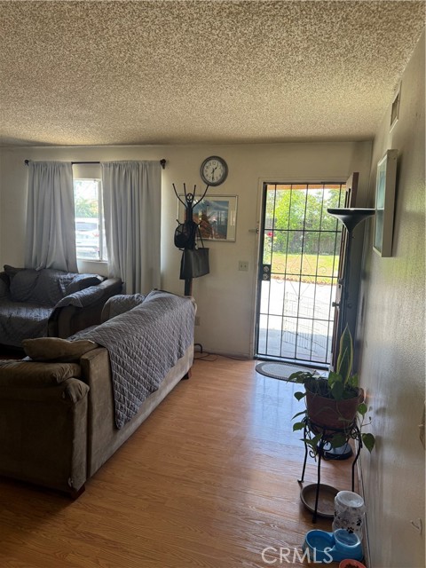 Detail Gallery Image 8 of 26 For 14222 Filmore, Arleta,  CA 91331 - 3 Beds | 2 Baths