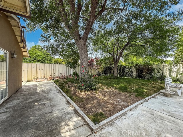 24017 Sylvan Street, Woodland Hills CA: https://media.crmls.org/medias/36afb59f-a78a-434a-b0da-6c8e52f9f232.jpg