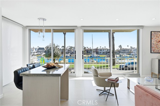 Detail Gallery Image 10 of 70 For 383 Bay Shore #203,  Long Beach,  CA 90803 - 2 Beds | 2 Baths