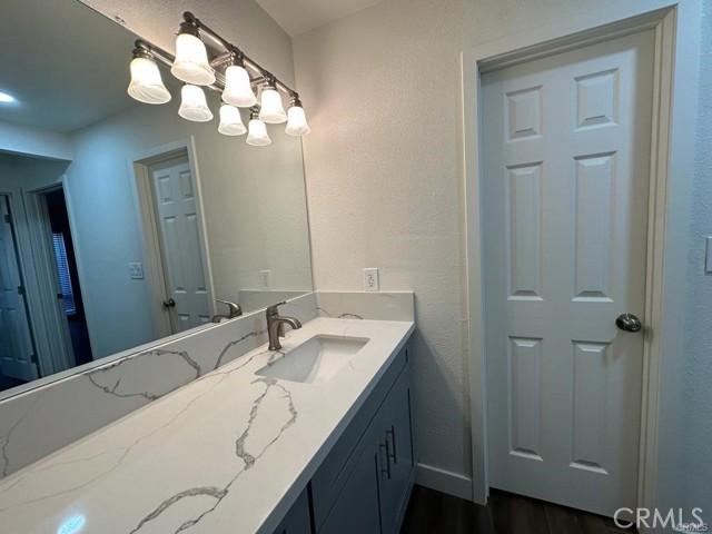 Detail Gallery Image 4 of 15 For 1001 W Stevens Ave #300,  Santa Ana,  CA 92707 - 2 Beds | 1 Baths