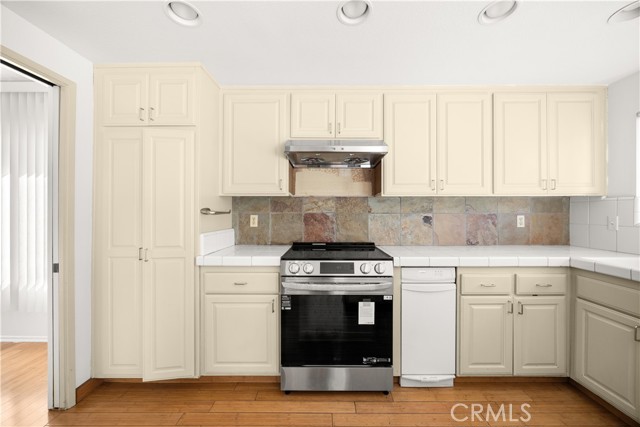 Detail Gallery Image 18 of 31 For 3437 Pinebrook, Costa Mesa,  CA 92626 - 3 Beds | 2 Baths