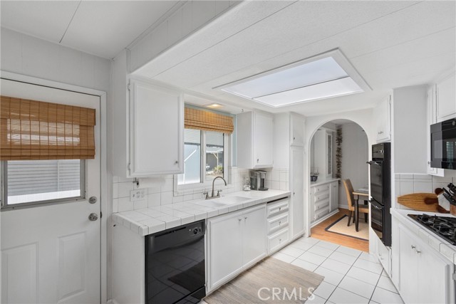 20701 Beach Boulevard, Huntington Beach CA: https://media.crmls.org/medias/36b04074-e3be-4846-acf6-4f80163a7eaf.jpg