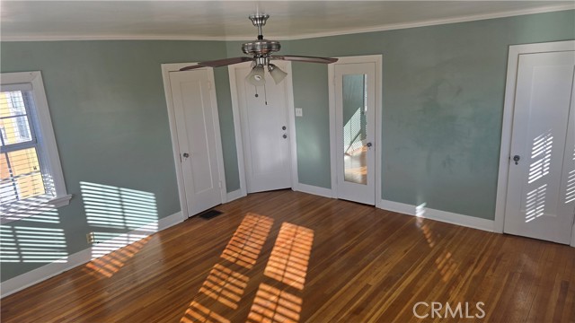 Detail Gallery Image 2 of 5 For 6179 Oak Crest, Los Angeles,  CA 90042 - 1 Beds | 1 Baths