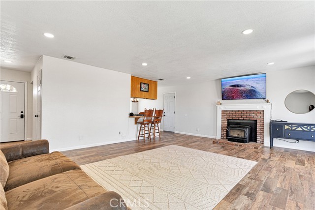 Detail Gallery Image 9 of 43 For 10033 Arizona Ave, Phelan,  CA 92371 - 3 Beds | 2 Baths